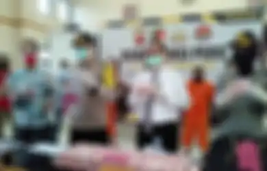 Cari Dukun ke Sana Kemari, Guru Honorer Ini Niat Rubah Segepok Uang Palsu Rp 3 Miliar Jadi Duit Asli, Nasibnya Kini Sengsara Lantaran Terancam 10 Tahun Bui