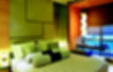 Kamar Berlimpah Cahaya dengan Kasur di Tempat Tidur Rendah, Gaya Modern dengan Sentuhan Jepang