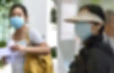 Divonis Penjara hingga Denda Rp 148 Juta, Perempuan Tukang Pijat 'Plus Plus' Ini Menangis Histeris di Ruang Sidang Usai Tertangkap Jajakan Jasanya di Tengah Pandemi: Saya Tidak punya Banyak Uang