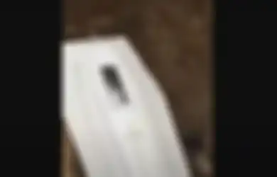 Viral Video Jenazah Lambaikan Tangan Waktu Diturunkan ke Liang Lahat, Inilah Penjelasan Ahli Atas Kejadian di Manado Itu