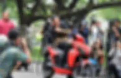 Rela Bongkar Tabungan Rp 2,55 Miliar, Rupanya Pemenang Lelang Skuter Listrik Tandatangan Jokowi Bukan Sosok Sembarangan: Umurnya Baru 19 Tahun!