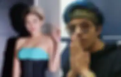 Santai Angkat-angkat Kaki di Depan Muka Atta Halilintar, Nikita Mirzani Bikin Sang YouTuber Jaga Pandangan: Kakak, Akhlaknya Ya!