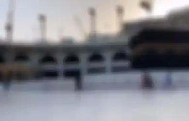 Pertama Kali dalam Sejarah, Pria Ini Tawaf Sendirian di Kabah, Ternyata Kejadian Viral Tersebut Sudah Ditafsirkan Ulama 20 Tahun Lalu, Begini Kisahnya!