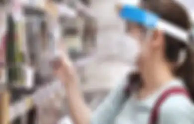 Pola Hidup Normal Baru, Mana yang Lebih Efektif Pakai Face Shield atau Masker Buat Usir Virus Corona? Begini Jawaban Ahli