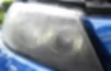 Lampu Mobil Rawan Berembun Saat Musim Hujan, Gini Cara Mengatasinya