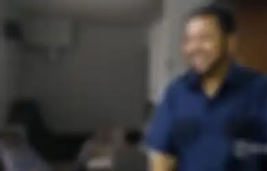 Tertangkap Kamera Saat Pelesiran Keluar Bui, Penampilan Baru Tukang Cuci Mobil Ini Bikin Syok Usai Garong Uang Negara Rp 2,3 Triliun