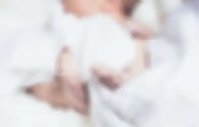 Biadab! Pembantu di Sumatera Barat Cabuli Bayi Sang Majikan yang Baru Berusia 8 Bulan dengan Botol Parfum, Diperlihatkan ke Suaminya Lewat Video Call