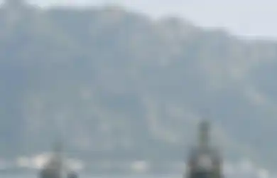 Petentang-petenteng Keruk Kekayaan Laut Natuna Sambil Dijagain Kapal Coast Guard China, Nelayan Asing Ini Langsung Dilabrak 8 Kapal Perang TNI, Tempel Ketat Momen Pengusirannya Penuh Ketegangan