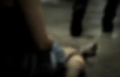 Kabar Sedih Datang dari TKW Asal Filipin, Diperlakukan Bak Anjing Peliharaan yang Menunggu di Depan Pintu dengan Tampilan Lusuh, Warganet Soroti Sang Majikannya Sedang Makan Enak, Miris!
