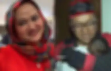 Gigit Jari Kekayaan Lina Jatuh ke Anak Tiri, Teddy Getir Rawat Bintang Seorang Diri, Kini Kabarnya Tak Mampu Lagi Bayar Pengasuh