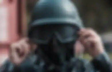 Remaja Ini Temukan Benda Berbahaya Saat Bersih-bersih Gudang, Pasukan Militer Pun Turun Tangan