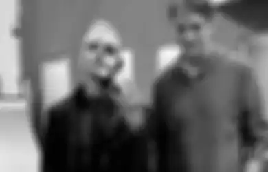 Pegulat Darby Allin Main Skateboard Bareng Tony Hawk, Simak Video Kerennya di Sini