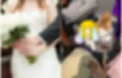 Bersimpuh di Pinggir Jalan dengan Baju Penuh Darah, Pengantin Wanita Tangisi Calon Suaminya, Belum Ijab Qobul Malah Nyaris Meregang Nyawa