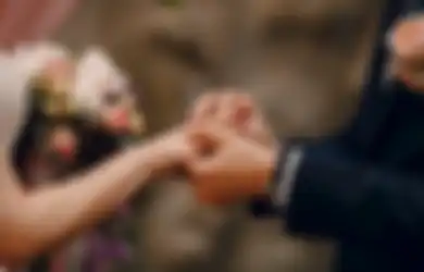 Satu Per Satu Anggota Keluarga Positif Corona Sehabis Gelar Pesta Pernikahan, Ibu Pengantin Meninggal dan Ayah Kandung Kritis, Begini Kronologinya