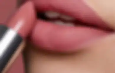 Wajib Punya! 3 Warna Lipstik Paling Ampuh Bikin Gigi Kita Lebih Putih!