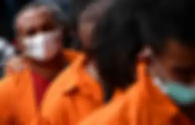 Punggungnya Ditepuk Kapolda, Penampakan John Kei Picu Celetukan Awak Media, Si Preman Bengis Terancam Kehilangan Nyawa Usai Berencana Bunuh Pamannya