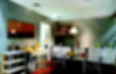 Ruang Makan Menyatu Pantry Cocok untuk Pasangan di Rumah Mungil