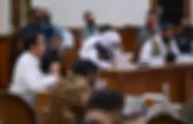 Video Jokowi Marah Besar Saat Rapat Kabinet Hingga Tangannya Gemetar Baru Beredar Setelah 10 Hari, Begini Penjelasan Pihak Istana, Cuma Jadi Alat Pencitraan di Tengah Krisis Covid-19?