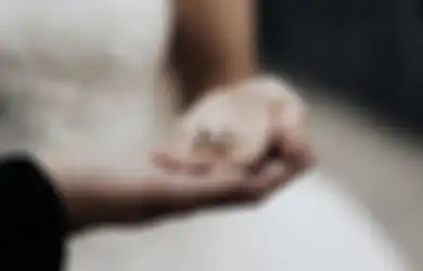 Nikah untuk Kedua Kalinya di Hadapan Istri yang Terbaring Koma, Pria Ini Berlinang Air Mata saat Ucap Ijab, sang Istri Meninggal Usai Resmi Dimadu