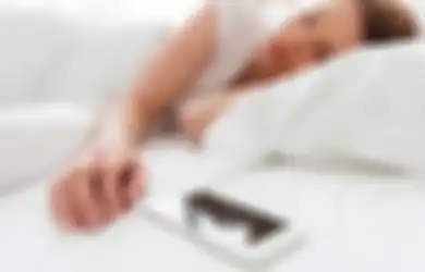 Jangan Lagi Lakukan Kebiasaan Ini, Hindari Letakan Ponsel di Bawah Bantal karena Penyakit Berbahaya Sudah Menantimu
