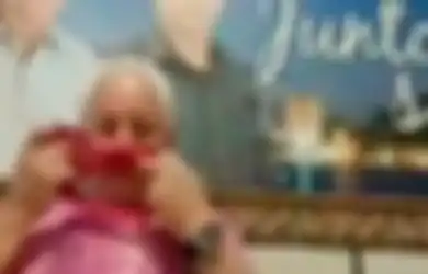 Apes, Anggota DPR ini Ketahuan Cium Celana Dalem Cewek Saat Meeting Zoom