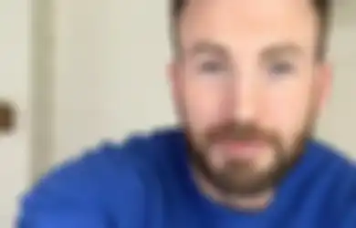 Chris Evans Nggak Sengaja Posting Foto Telanjang di Instagram, Panik Jadi Penyebabnya
