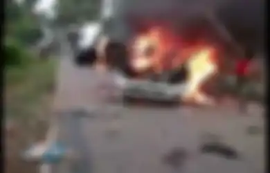 Awalnya Gagah Berani Bakar Mobil Hingga Lukai Polisi, Para Lelaki Kampung Ini Mendadak Menghilang Tanpa Ada Bekas, Kepala Desa Akhirnya Mengundurkan Diri