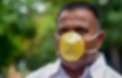 Lindungi Diri dari Covid-19, 'Sultan' Ini Habiskan Puluhan Juta Rupiah Buat Bikin Masker Emas