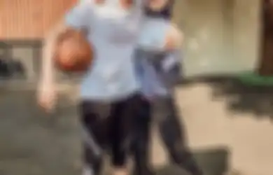 Suaminya Pamer Foto Bareng Terbaru, Penampilan Alyssa Soebandono Malah Bikin Pangling Sampai Ada Netizen yang Khawatir: Mbak Icha Sakit?