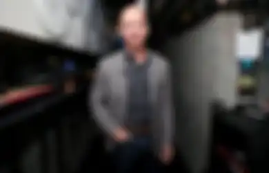 Tuan Jeff Bezos, Orang Super Kaya di Dunia Pakai Sepatu Rp 900 Ribuan, Intip Juga Jam Tangannya, Guys!