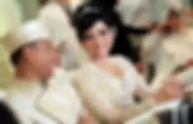 Gelar Pesta Pernikahan Mewah Saat Dinikahi Duda Beranak 2, Ashanty Mencak-mencak Usai Dituduh Makan Uang Rakyat, Istri Anang Hermansyah: Kami Pakai Duit Sendiri!