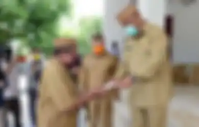 Jokowi Punya Kuasa Penuh untuk Pecat Langsung ASN, 1,6 Juta PNS Ketar-ketir Tercatat Tak Produktif Selama PSBB, Posisi Ini Jadi yang Paling Rawan
