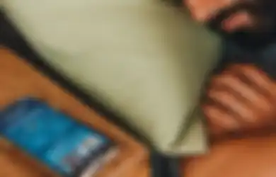 Segara Hentikan Kebiasaan Letakan Ponsel di Kasur Saat Tidur, Picu Penyakit Mengerikan Ini!