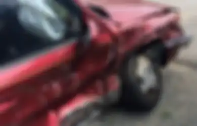 Tak Tahu Diri Nyetir Ugal-ugalan, Pengemudi Mobil Ini Malah Tabrak Mati Polisi yang Menegurnya Lalu Kabur Melarikan Diri
