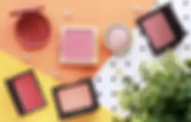 Cuma 3 Bahan, Bikin Sendiri DIY Blush On yang Gampang Banget!