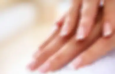 Bikin Kuku Mengkilap Kayak Habis dari Salon, Modalnya Cuma Garam! 