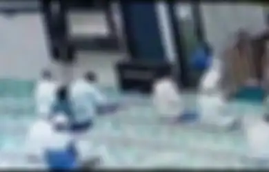 Khusyuk Pimpin Doa Selepas Salat Isya Berjamaah, Seorang Imam Masjid Tiba-tiba Diserang dari Ruang Pengurus, Polisi Sebut Pelaku dan Korban Saling Kenal