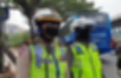Ketakutan Dibuntuti Istri Tua, Istri Muda Tepikan Mobilnya untuk Minta Tolong Petugas Operasi Patuh Jaya, Begini Endingnya