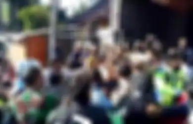 Seenak Jidat Tuduh Guru 'Makan Gaji Buta' di Tengah Pandemi, Pria Ini Langsung Disatroni dan Dihajar Rombongan Guru di Rumahnya: Dia Nggak Ngerasa Sulitnya Bikin Materi!