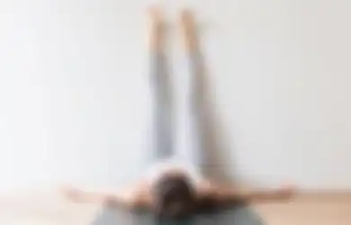 Mengangkat Kaki sebelum Tidur Bikin Tidur Berkualitas, Ini Penjelasannya!