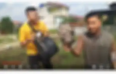 Ferdian Paleka 2.0, Youtuber Edo Putra Viral di Tengah Hari Raya Idul Adha, Bagi-bagi Daging Qurban Isi Sampah ke Ibu-ibu Biar Tambah Subscribers