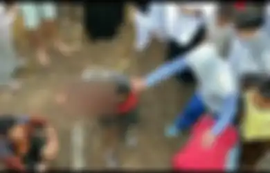 Heboh! Tiba-tiba Datang Saat Penyembelihan Hewan Kurban, Pria Ini Langsung Tampung Darah Segar dan Tenggak Habis