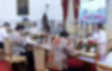 Bikin Kaget, Kabar Jokowi Reshuffle 18 Jabatan Menteri, Pihak Istana Malah Komentar Begini