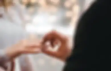Nyatakan Cinta Duluan, Gayung Gadis 28 Tahun Disambut Kakek-kakek 61 Tahun, Pernikahan Dikira Settingan Sukses Gemparkan Jagad Maya