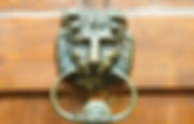 Tips Kulit Manggis Solusi Handle Pintu Antik, Biar Makin Kinclong