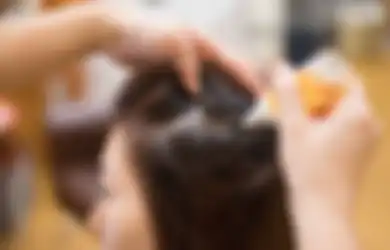 Enggak Melulu Beli, Begini Cara Mudah Bikin Hair Tonic. Coba Yuk!