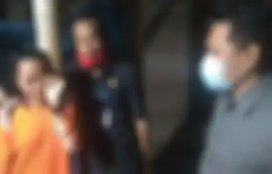 Kisah Miris Indriana, Siswi SMK yang Tinggal di Kandang Ayam dan Sering Diejek Temannya