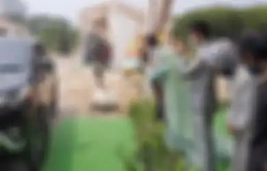 Kubur Dalam-dalam Keinginan Gelar Pesta Jadi Ajang Kumpul Keluarga dan Teman, Pasangan Pengantin di Bekasi Adakan Resepsi Drive Thru, Mempelai Pria: Bahagia Bercampur Duka