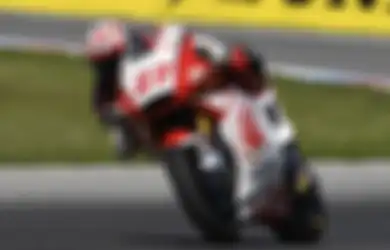 Bersaing dengan Adik Valentino Rossi, Pembalap Indonesia Andi Farid Berhasil Finish di Sirkuit Brno Ceska, Begini Hasilnya