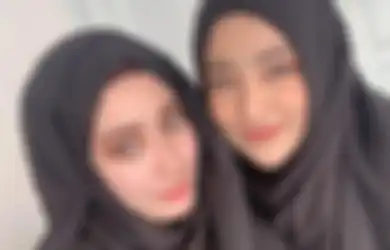 OOTD Pakai Rok Mini Hitam Buat Hijabers ala Anak Cindy Fatikasari, Tengku Syaira!